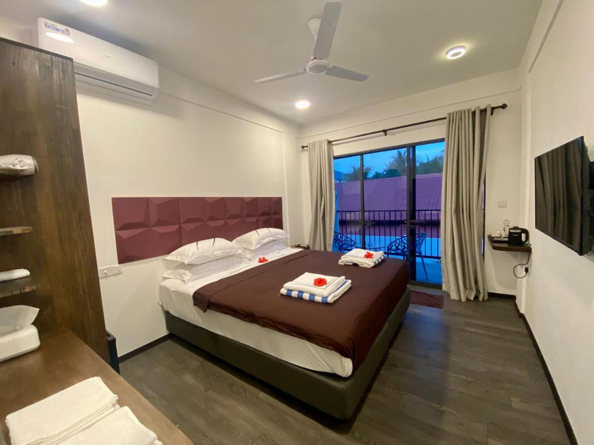 Chillax Thoddoo Hotel Bagian luar foto