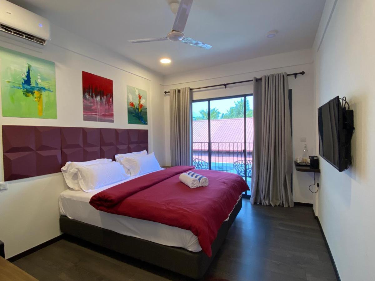 Chillax Thoddoo Hotel Bagian luar foto
