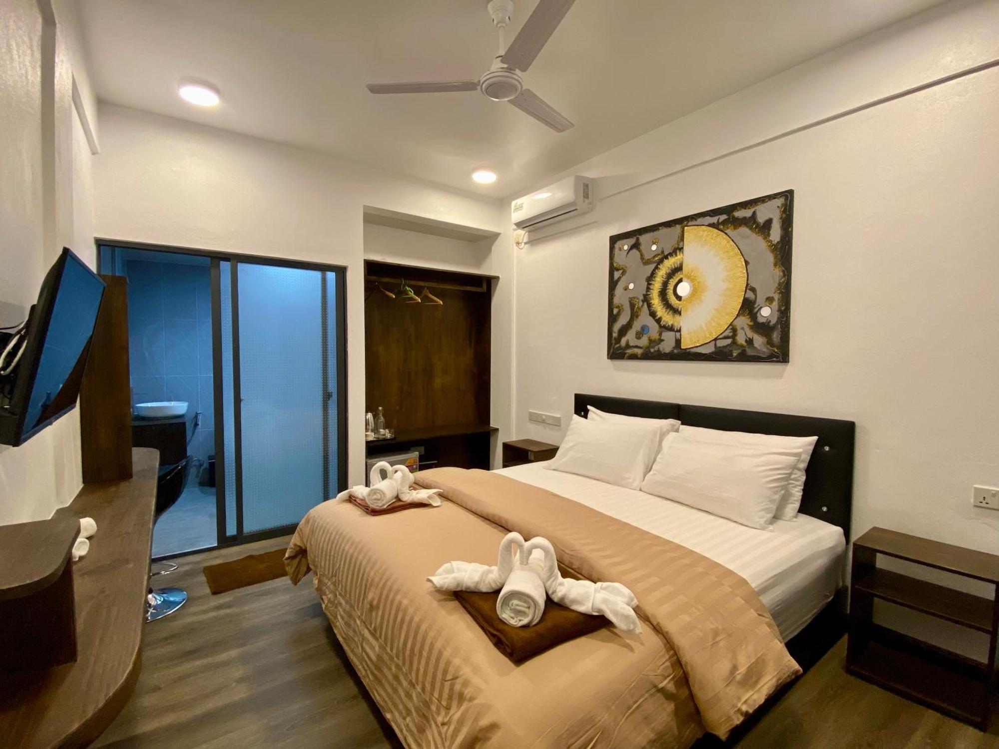 Chillax Thoddoo Hotel Bagian luar foto